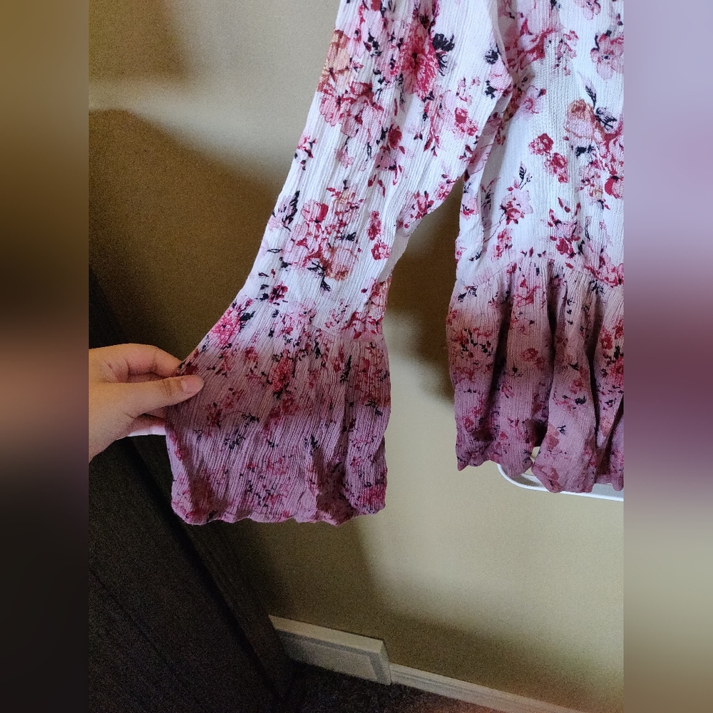 Mystree Ombre Floral Top Size Small - Picture 5 of 6